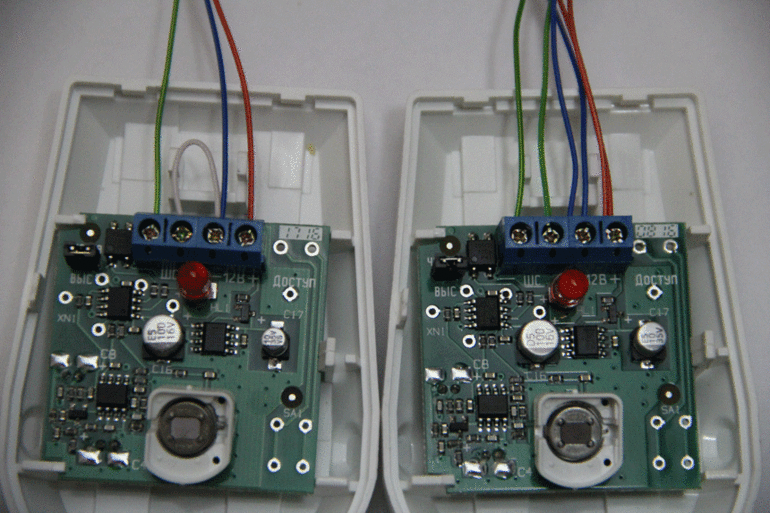 Подключение одного (слева) или нескольких (справа) датчиков движения на один шлейф