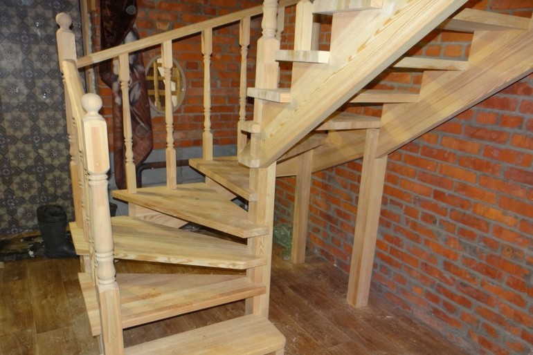 Деревянная лестница на второй этаж своими руками 