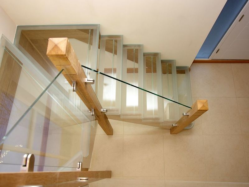 Перила для лестниц из стекла