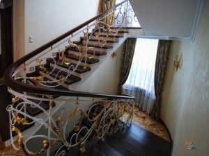 Прелесть ковки перил на лестнице "барокко"