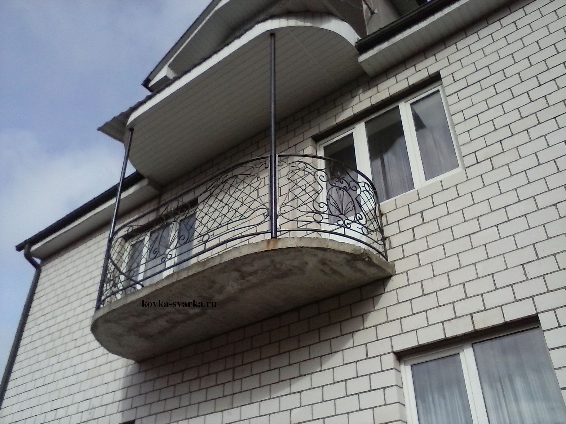 Оградить балкон самостоятельно: возможно ли?