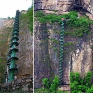 Небесная лестница у склона горы Тяйхань