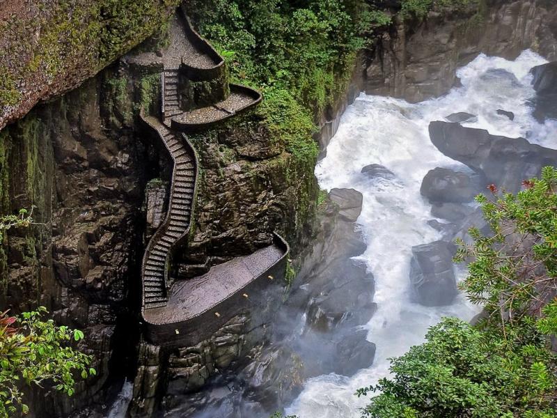 Водопад Пайлон дель Дьябло в Эквадоре — дьявольское приключение