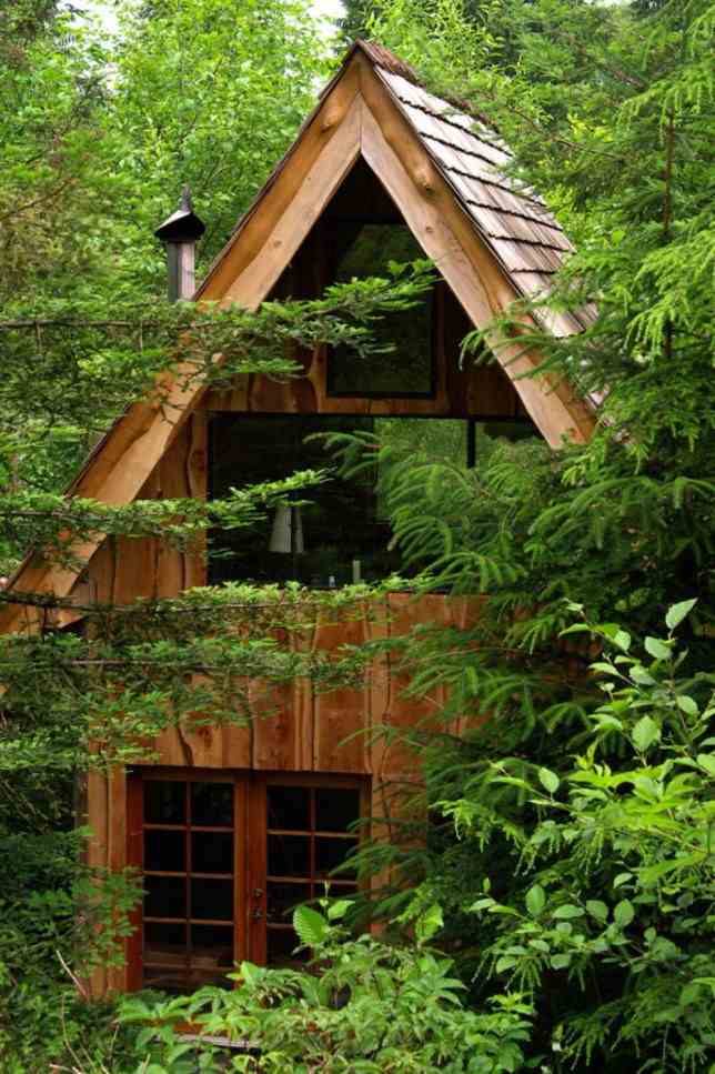Японский дом в лесу