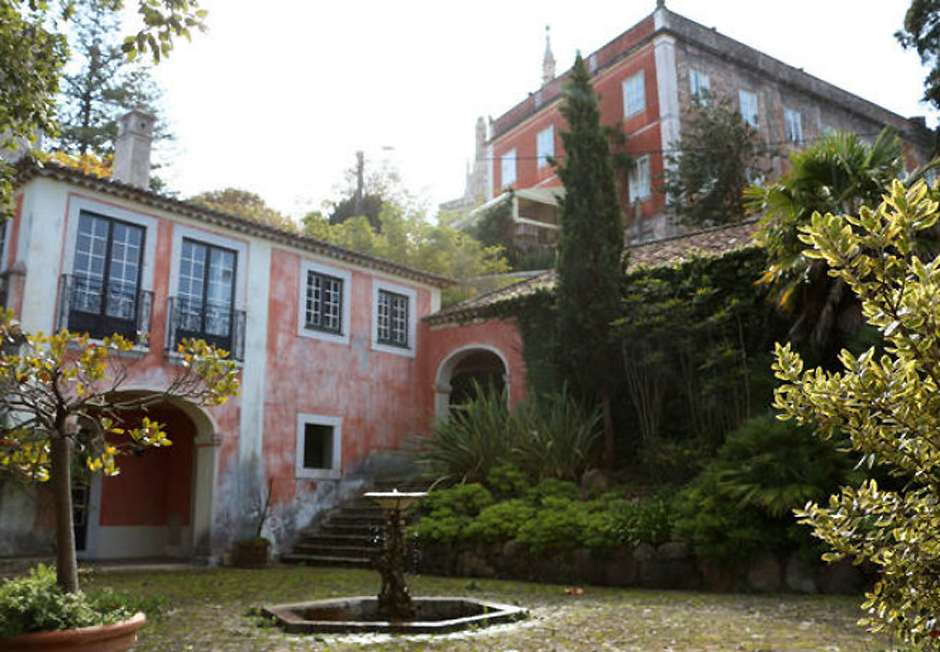 Португальский дом Мадонны