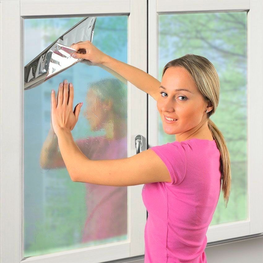 Зеркальная плёнка: применение светоотражающего материала вместо шторы .