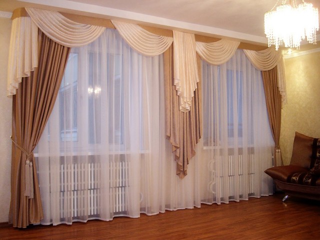 Дизайн штор для зала два окна