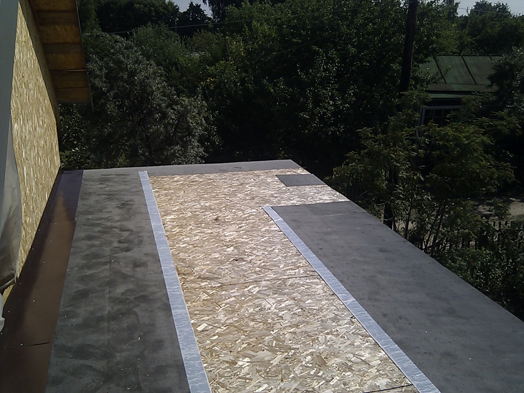 Кровля из осб 3 под рубероид. Наплавляемая кровля технониколь. Технониколь шумоизоляция пола. Стеклоизол на деревянную крышу. Плита цсп 20 мм для плоской эксплуатируемой кровли.